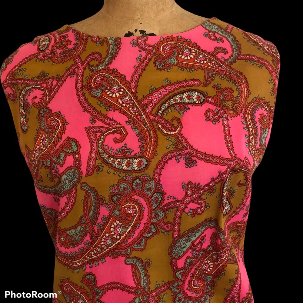 Vintage 60s Vibrant Pink Paisley Mini Dress - Picture 2 of 5